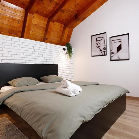One Love Central Cottage Bukarest Eksteriør billede